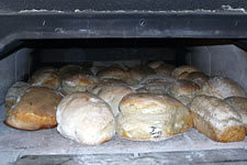 Markgräfler Bauernbrot und weitere Brotsorten im Holzofen gebacken